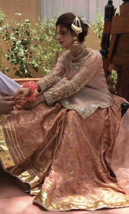 3PC Ready-to-Wear Embroidered Organza Shirt with Jamawar Sharara – Pink & Peach Elegance